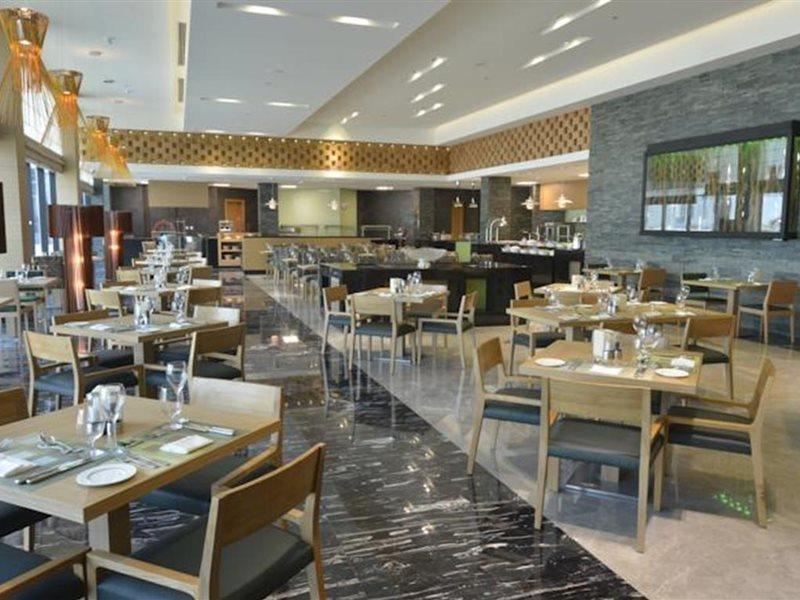 Ramee Grand Hotel And Spa Al Manamah Esterno foto The restaurant